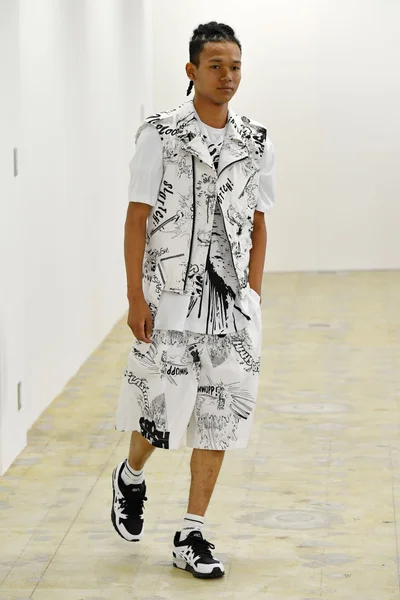 Look 28